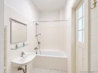 Badezimmer (ohne Toilette)