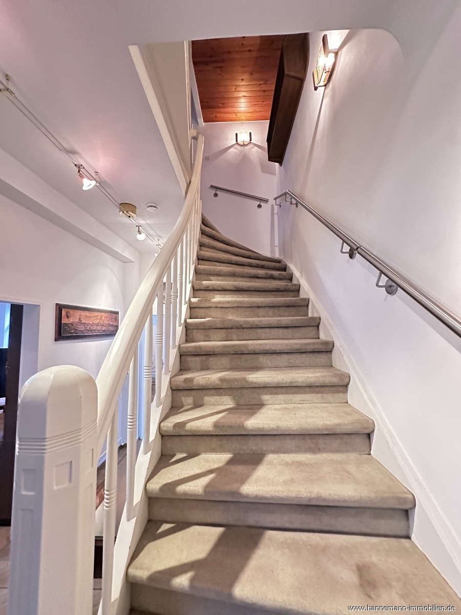 Treppe zum 1. OG