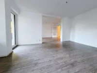 Blick in das Esszimmer und Flur