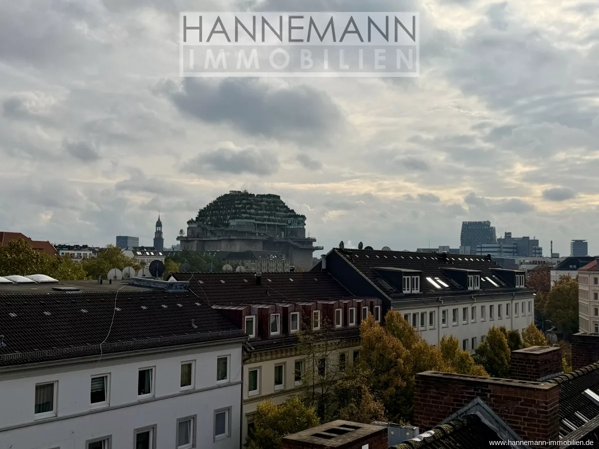 Blick zum grünen Bunker