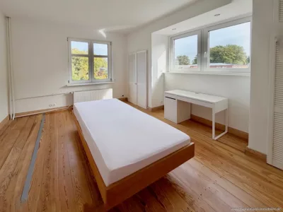 Frisch renoviertes und möbliertes Zimmer in Tibargnähe, 22453 Hamburg / Niendorf, Zimmer