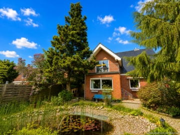 HAUS AM TEICH – Waldenau sucht neuen Mitbewohner!, 25421 Pinneberg, Einfamilienhaus