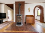 Kamin im Wohnzimmer - Großes Grundstück in Rellingen | Wohnen | Renovieren oder Doppelhaus realisieren!