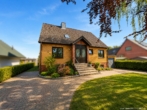 HERZLICH WILLKOMMEN - Großes Grundstück in Halstenbek | Wohnen | Renovieren oder Doppelhaus realisieren!
