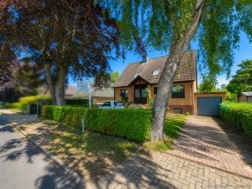 Einfamilienhaus mit großem Grundstück in Halstenbek!, 25469 Halstenbek, Haus
